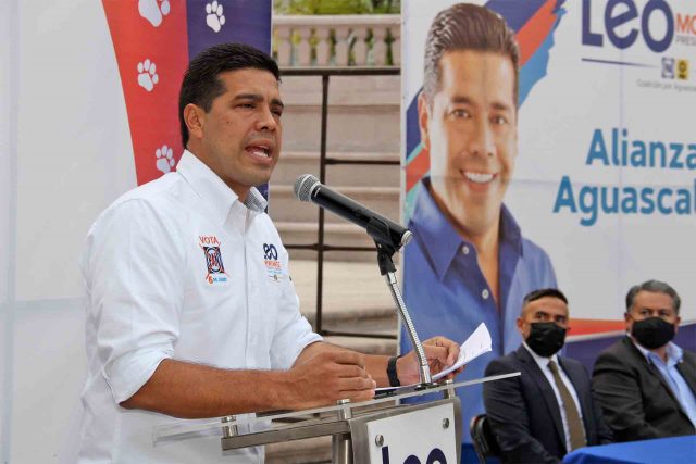 Leo Montañez presentó un programa para ocupar viviendas deshabitadas en la ciudad y la regularización de asentamientos.