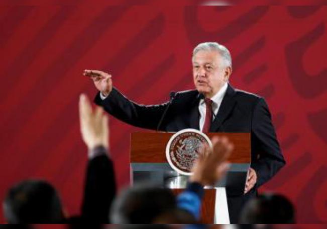El presidente de México, Andrés Manuel López Obrador, habla durante su conferencia de prensa matutina en el Palacio Nacional, en Ciudad de México (México). EFE/Archivo
