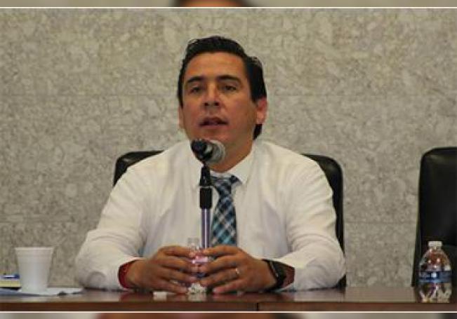 Anuncia Báez que regresa a su asiento en el Congreso