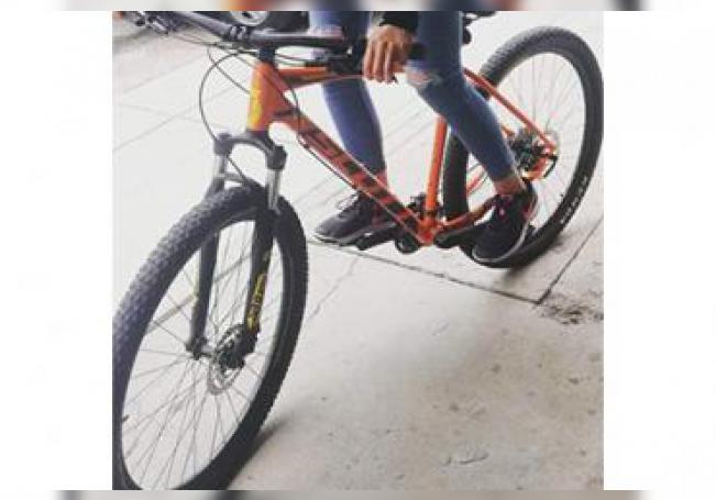 Roban bicicleta de ‘El Niño de los Burritos’, pide ayuda para recuperarla