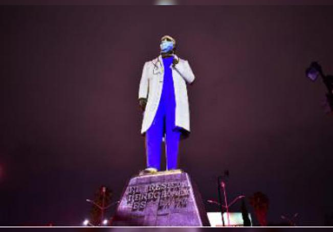 Realizan mapping a Benito Juárez en homenaje al personal de Salud