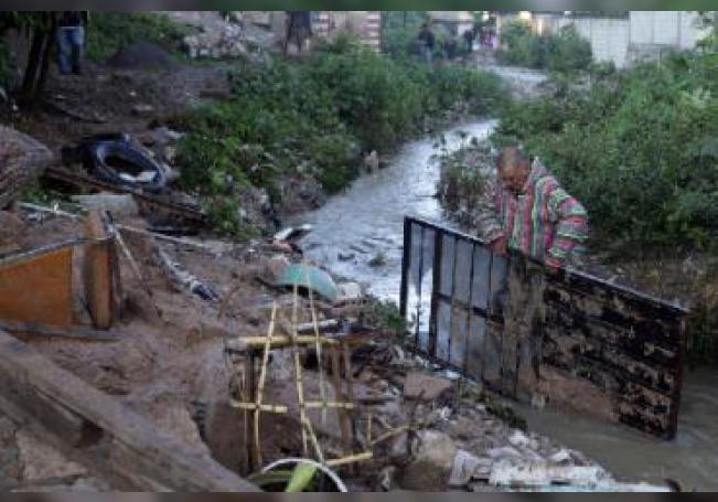 Mueren siete personas en el derrumbe en Puebla