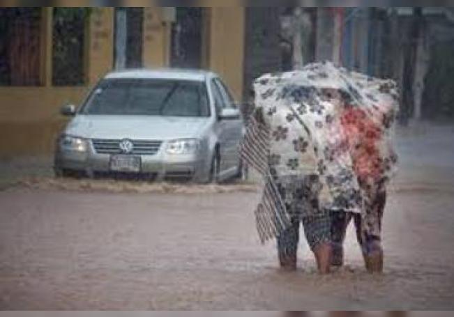 Autoridades despliegan acciones preventivas por intensas lluvias en el sur del país