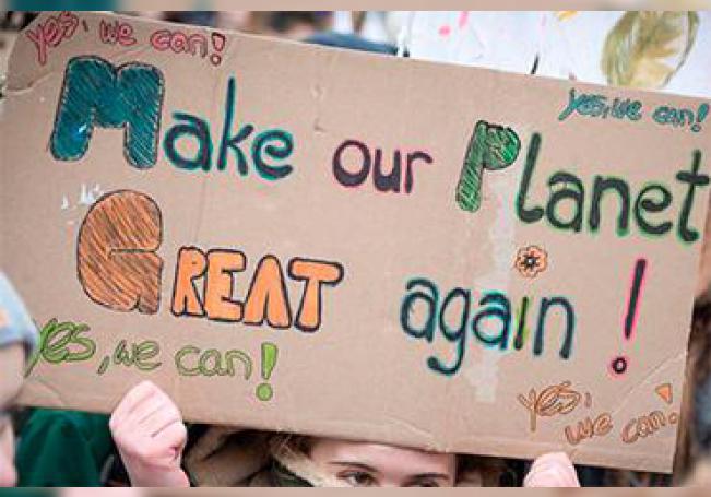 Miles de jóvenes se manifiestan en Nueva York contra el cambio climático