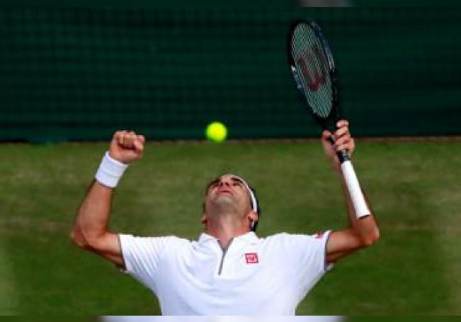 El suizo Roger Federer se vengó de la derrota que Rafael Nadal le infligió hace casi seis semanas en las semifinales de Roland Garros