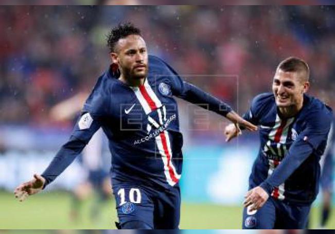 Neymar da el triunfo al PSG en su visita a Lyon