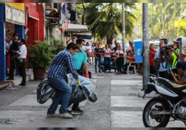 Mueren cinco en ataque armado en un bar de Acapulco