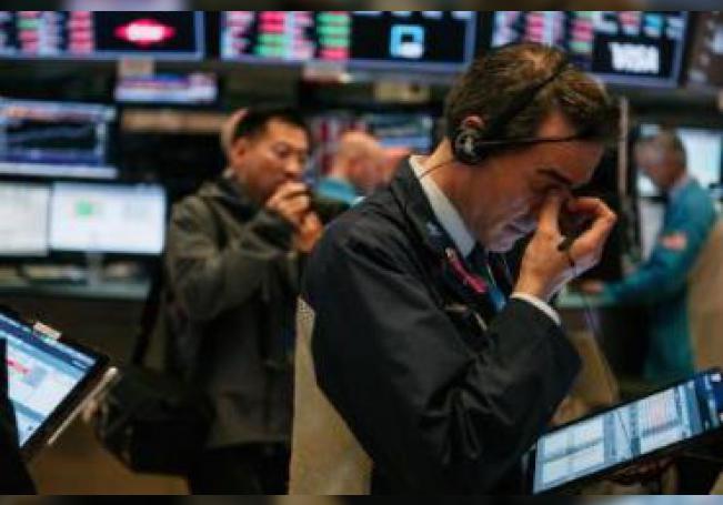 Wall Street cierra en rojo y preocupado por crisis de coronavirus