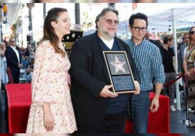 Guillermo del Toro develó la estrella con su nombre en el Paseo de la Fama de Hollywood