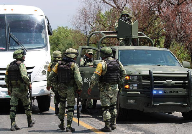 Mueren 12 sicarios en un choque con militares en  Nuevo Laredo