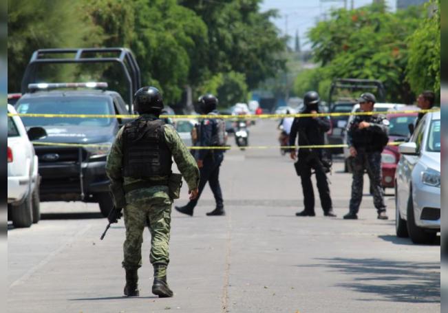 Sicarios atacan base de Guardia Nacional en Michoacán