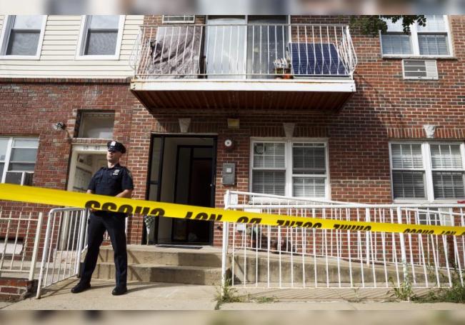 Una mujer mexicana perdió la vida este miércoles en Nueva York por un tiro en la cabeza al parecer de una bala perdida que entró por una ventana de su apartamento, indicaron medios locales. EFE/Justin Lane/Aarchivo