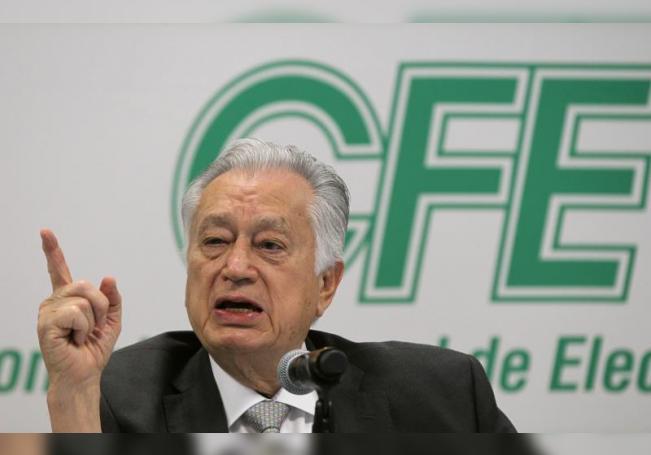 Fotografía del titular de la Comisión Federal de Electricidad (CFE) mexicana, Manuel Bartlett. EFE/Mario Guzmán /Archivo