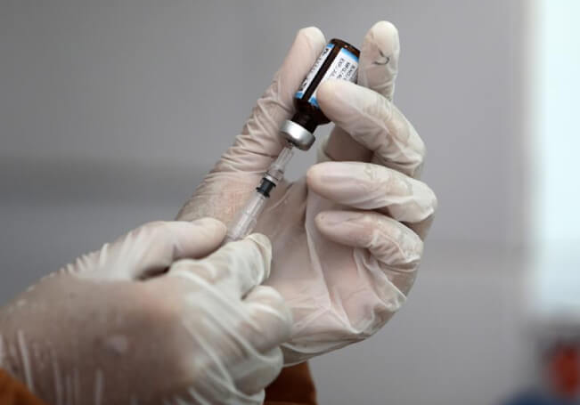 Directivos chinos probaron vacunas antes de aprobación para ensayos clínicos