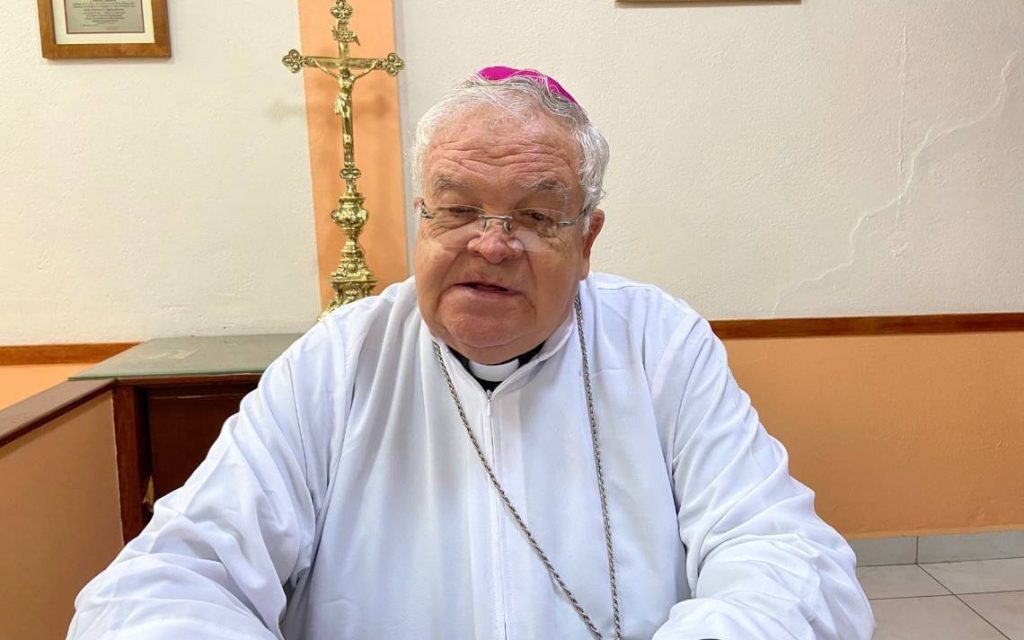 En vilo Aguascalientes ante rumores de muerte del Obispo; médicos reportan leve mejoría