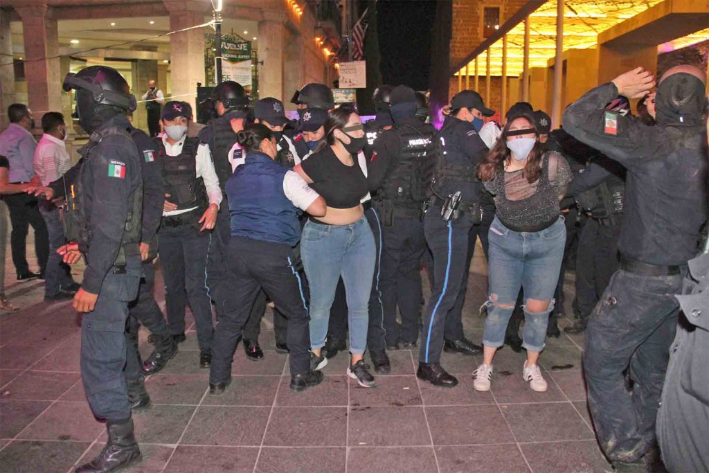 Lesionados y detenidos el saldo de la manifestación feministas el 8M.