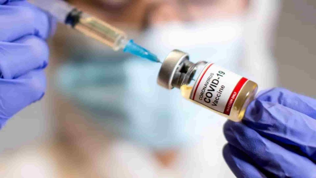 Casos aislados sobre venta de vacunas falsas anticovid: AMLO