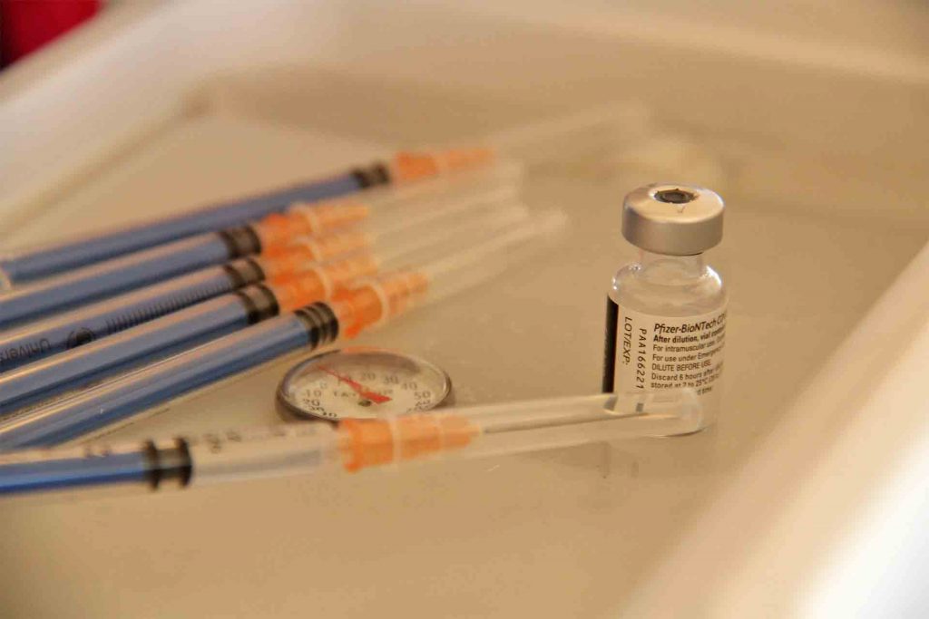 Próxima semana inicia vacunación para adultos de 40 a 49 años