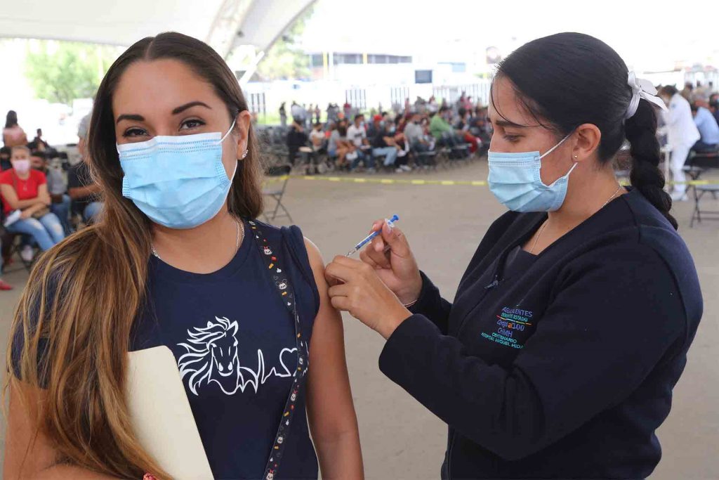 Inician vacunación de 18 a 29 años en Aguascalientes