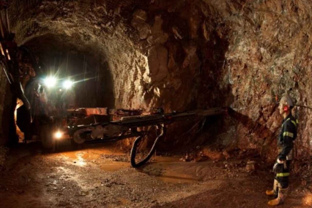 Muere un trabajador tras derrumbe  de mina en Indé, Durango