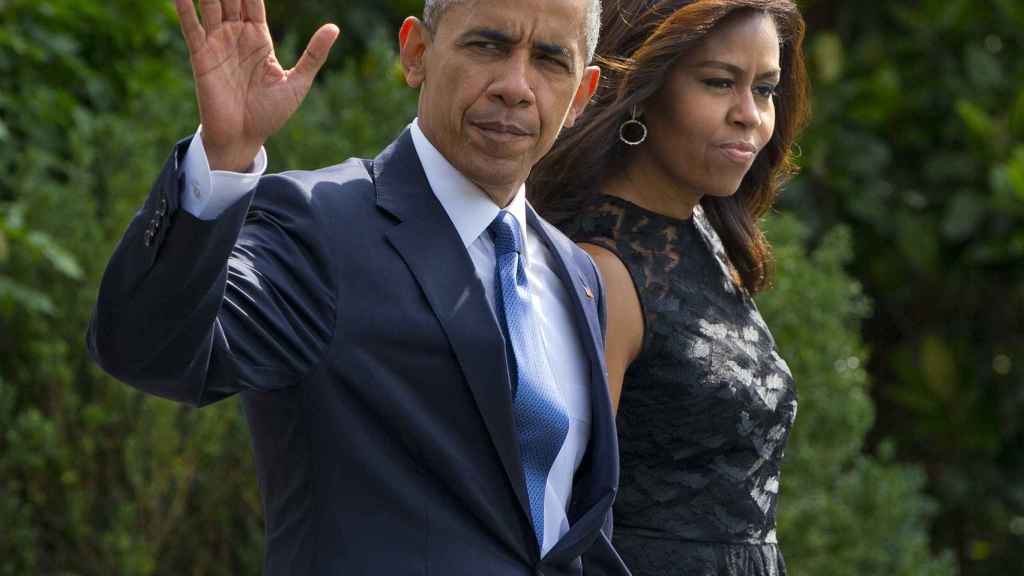 Barack y Michelle Obama develan sus retratos en la Casa Blanca