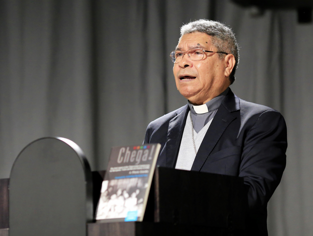 Acusan a obispo ganador del Nobel de la Paz por abuso sexual