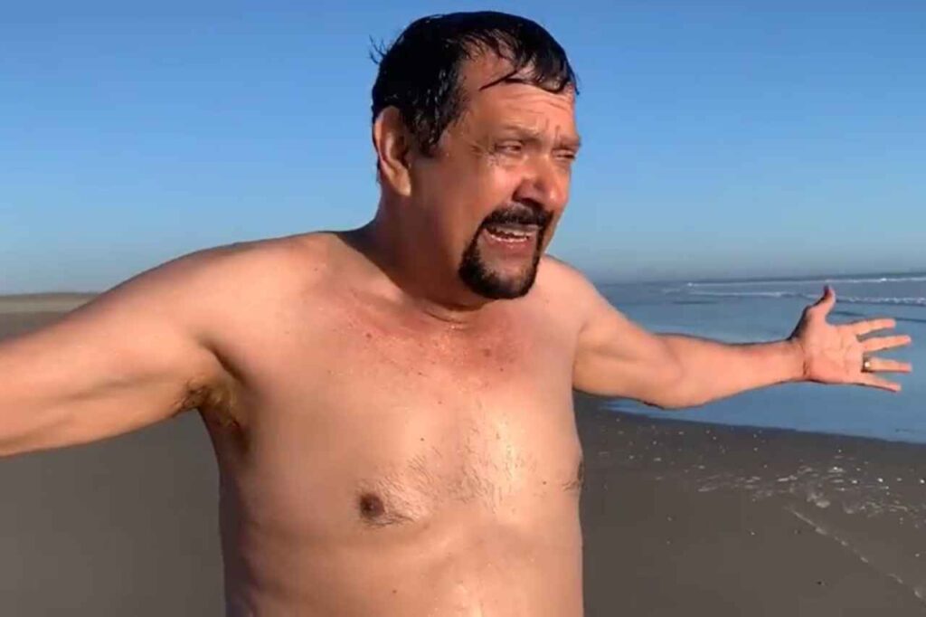 Diputado de Morena quiere playa nudista en Sinaloa