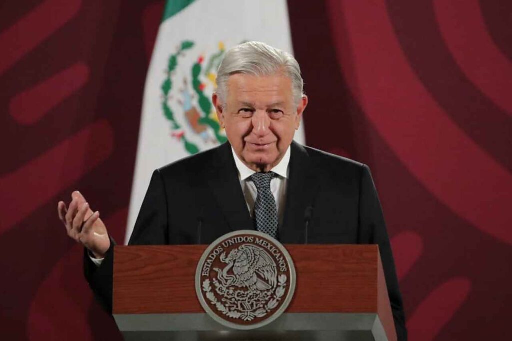 Niega López Obrador que espíe a periodistas y opositores
