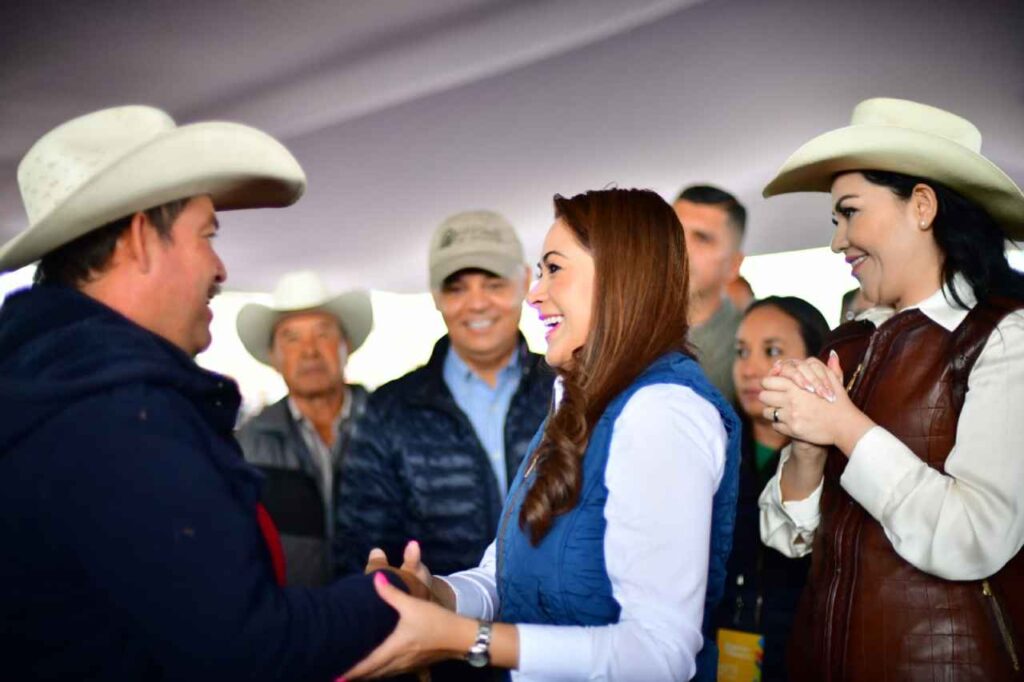 La gobernadora, Tere Jiménez se compromete a dignificar la labor del campo