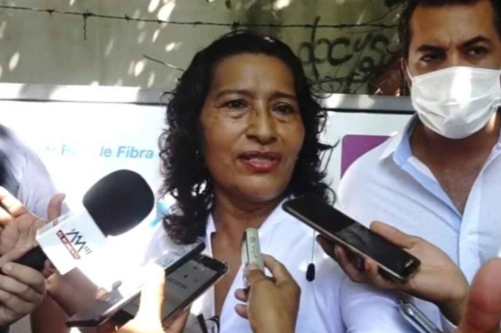 Prohíben a la alcaldesa de Acapulco hablar sobre la violencia que se vive en el puerto