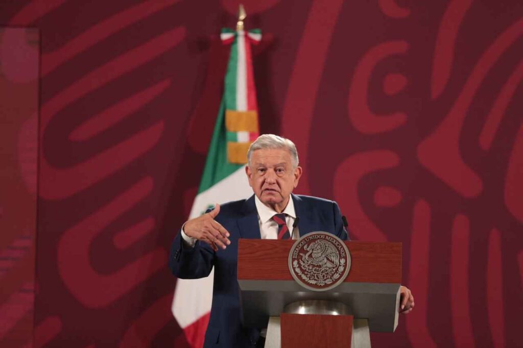Amaga López Obrador con no concluir el Tren Maya hasta Chetumal