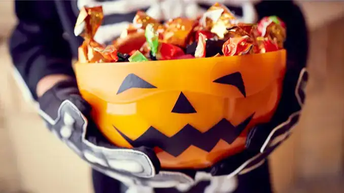 Nogales alerta por dulces con posible droga durante Halloween