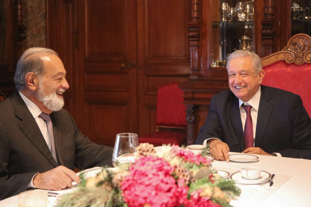 AMLO se reúne en Palacio Nacional con Carlos Slim