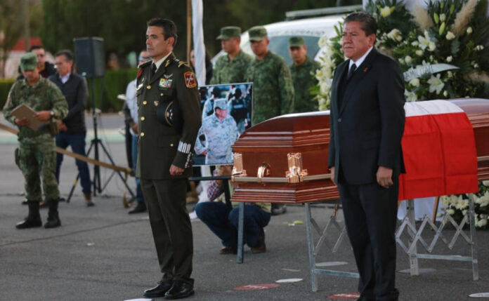 Realizan honores al general asesinado en Zacatecas