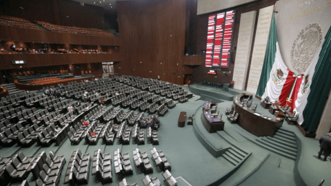 Reforma electoral avanza en comisiones con votos de Morena y aliados