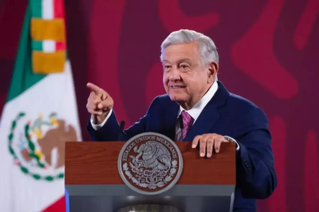 AMLO anuncia visita de Estado del presidente de Chile a México