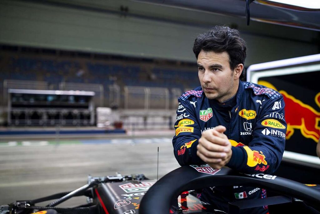 En Red Bull aclaran si “Checo” Pérez saldrá pronto de la escudería