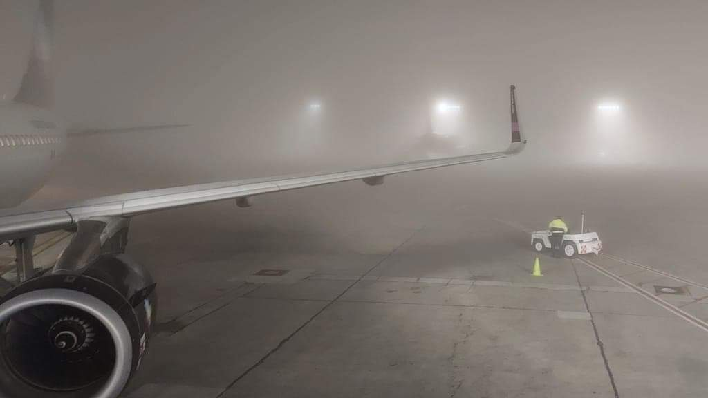 El mal clima causa retrasos o cancelaciones en terminales aéreas del mundo