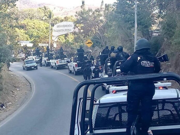 Enfrentamiento entre civiles y policías deja cinco muertos en Guerrero