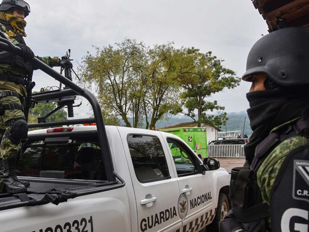 GN localiza envoltorios con aparente cristal en Sinaloa
