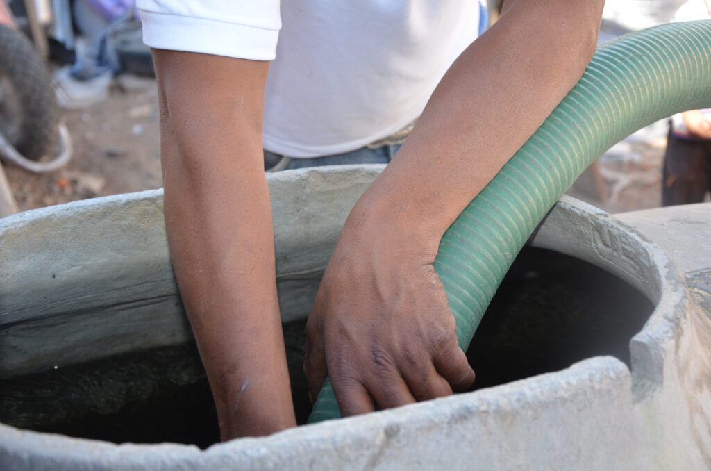La Alcaldía apoya a más de seis mil con pipas de agua