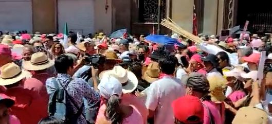Confrontación entre grupo de simpatizantes de Morena y manifestantes