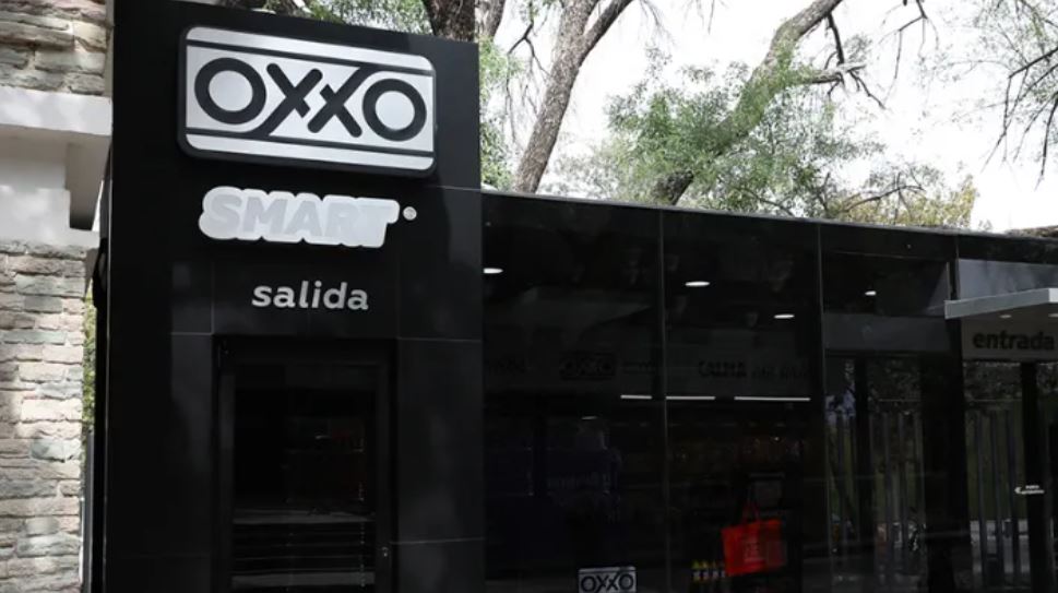 Oxxo sortea la inflación, mexicanos aumentan gasto en sus tiendas