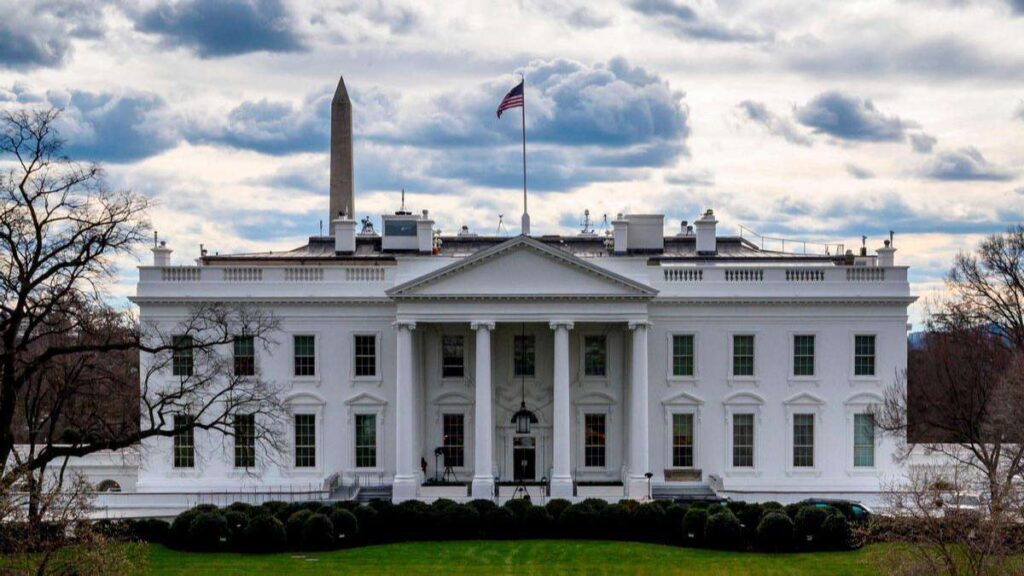 Casa Blanca rechaza que aparatos derribados sean de origen alienígena