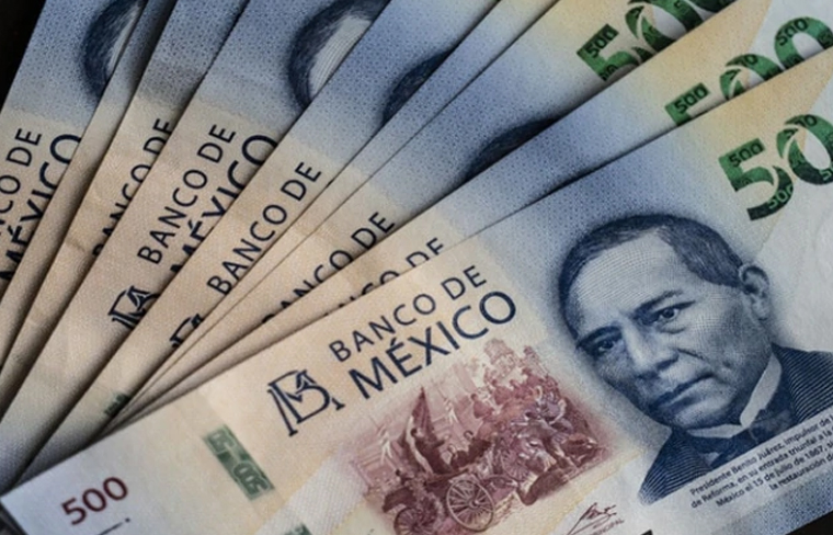 La divisa mexicana se ubica en los 18.70 pesos por dólar