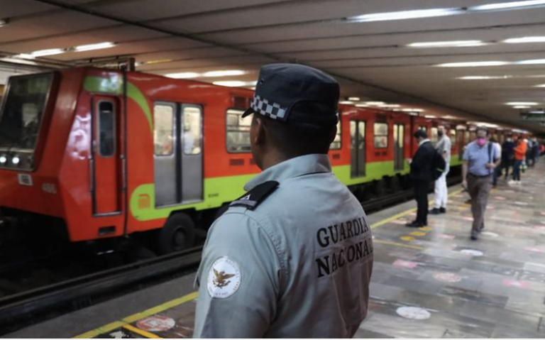 Jóvenes denuncian retención en el Metro y homofobia de la GN