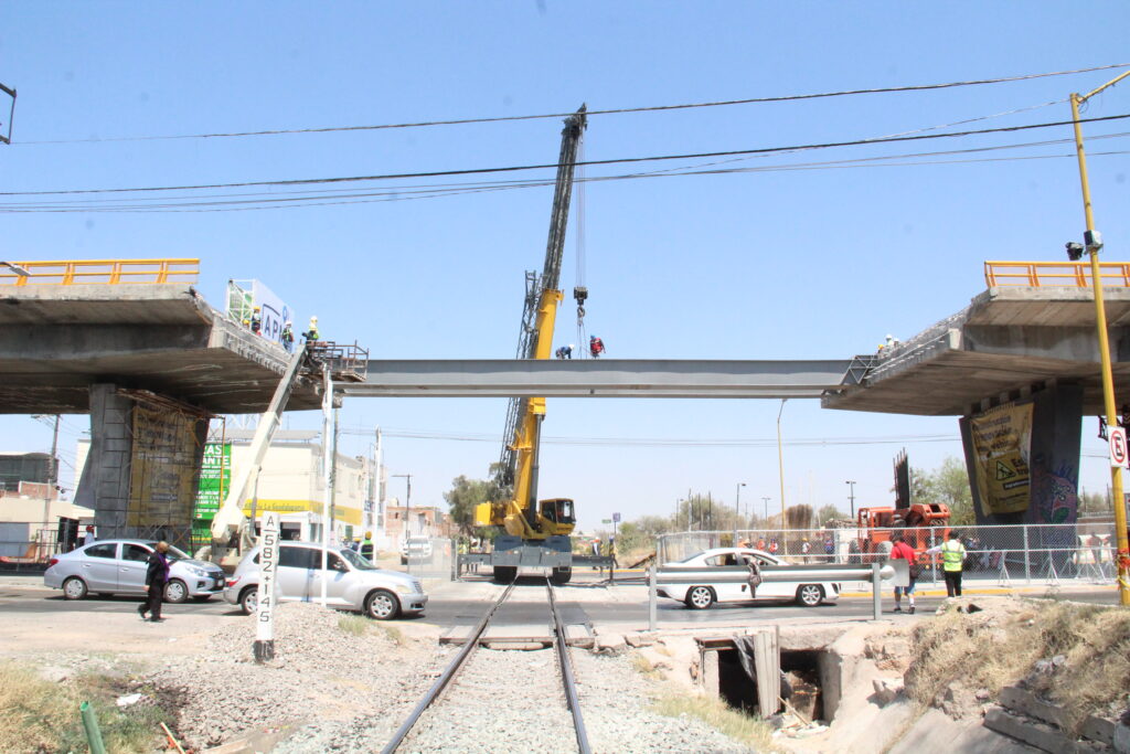 A mediados de abril concluirán trabajos en el puente del fraccionamiento México