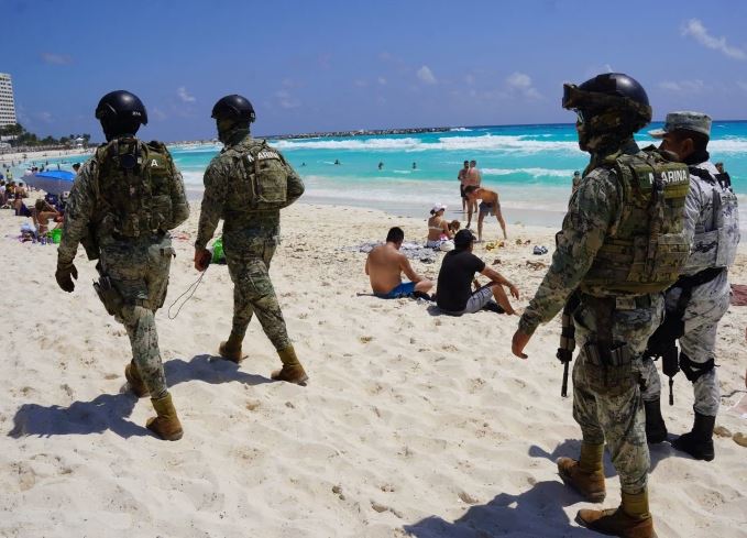 Matan a 3 personas en la zona turística de Cancún