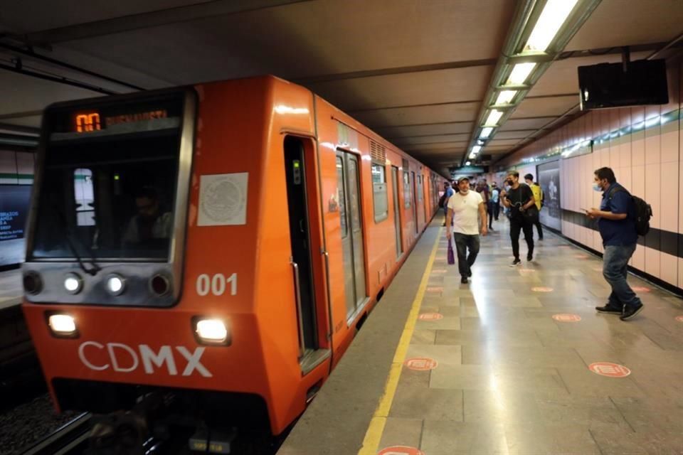 Hombre fallece tras arrojarse a las vías del Metro en L-8