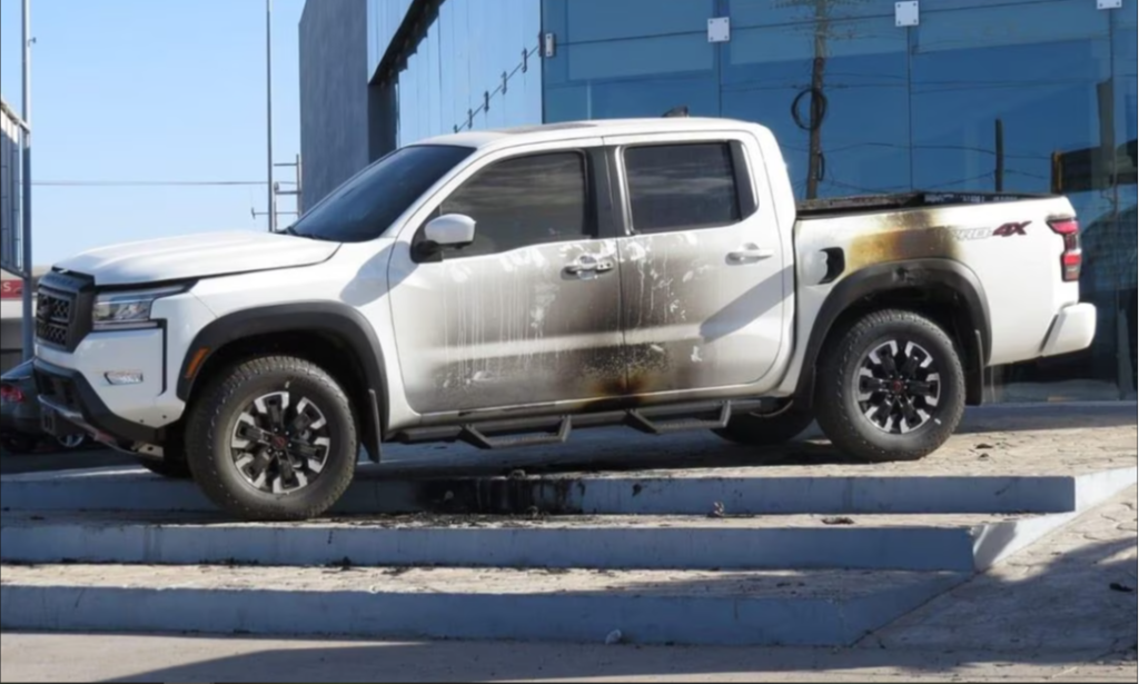 Queman al menos 5 vehículos con bombas “molotov” en Cajeme, Sonora